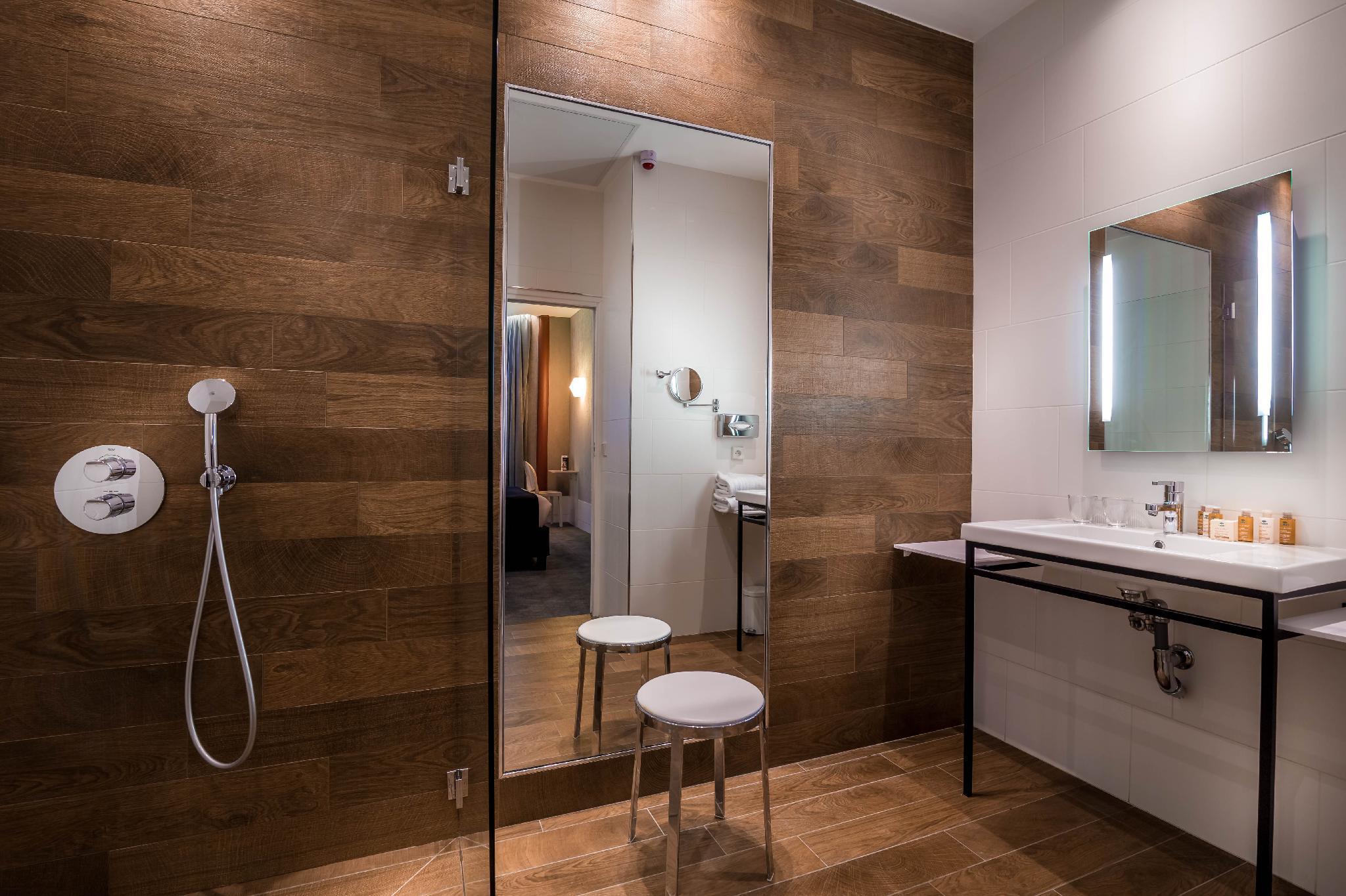 Western Premier Marais Grands Boulevards Hotel Paris